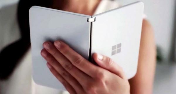 Уникальный смартфон-книжка Microsoft Surface Duo может выйти намного раньше, чем нам обещали