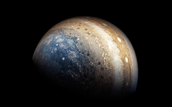 На Юпитере больше воды, чем считалось раньше. О чем это говорит?