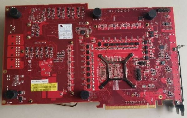 Причудливый прототип AMD Radeon Vega 12 выставлен на аукционе