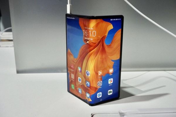 Huawei Mate Xs поступает в продажу. Складные экраны постепенно обретают популярность